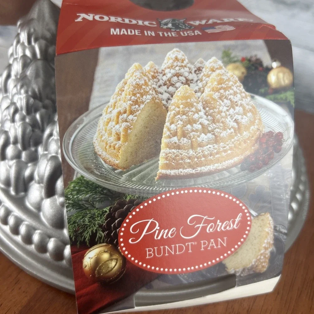 Nordic Ware Pine Forest Bundt Pan - 9 Cup - Silver - New